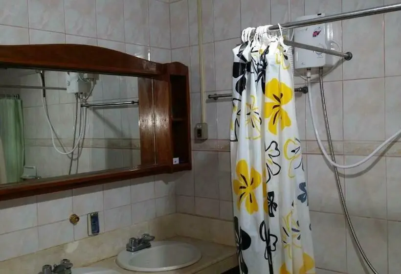 ファミリールーム, Aikaterinis