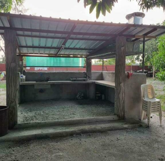 Standard Tent, Aikaterinis