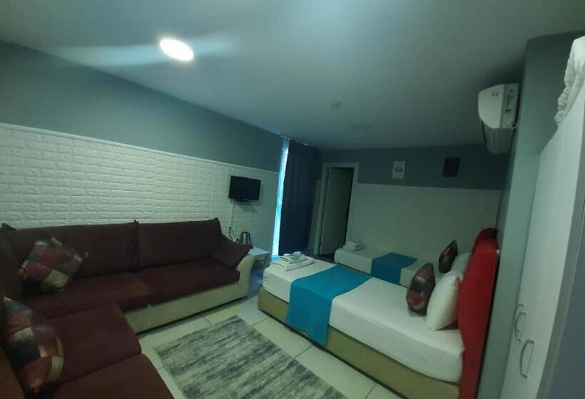 エコノミールーム, 216 Turkuaz Suit