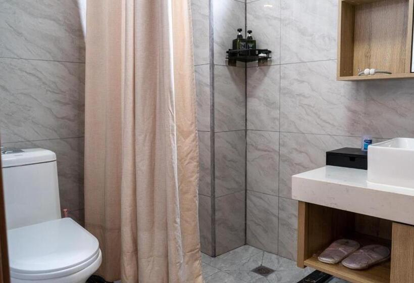 חדר אקונומי יחיד, G.c Royal