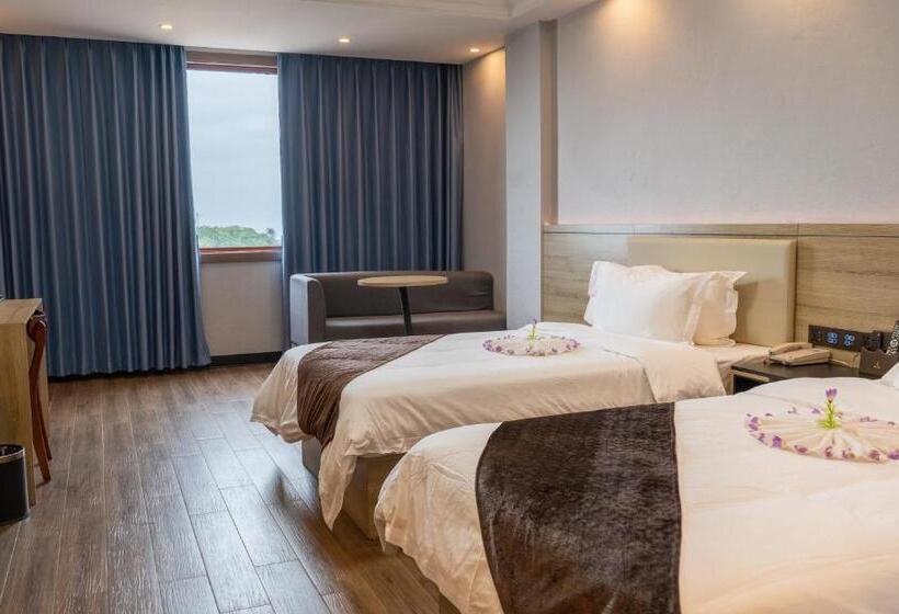 חדר דלוקס, G.c Royal