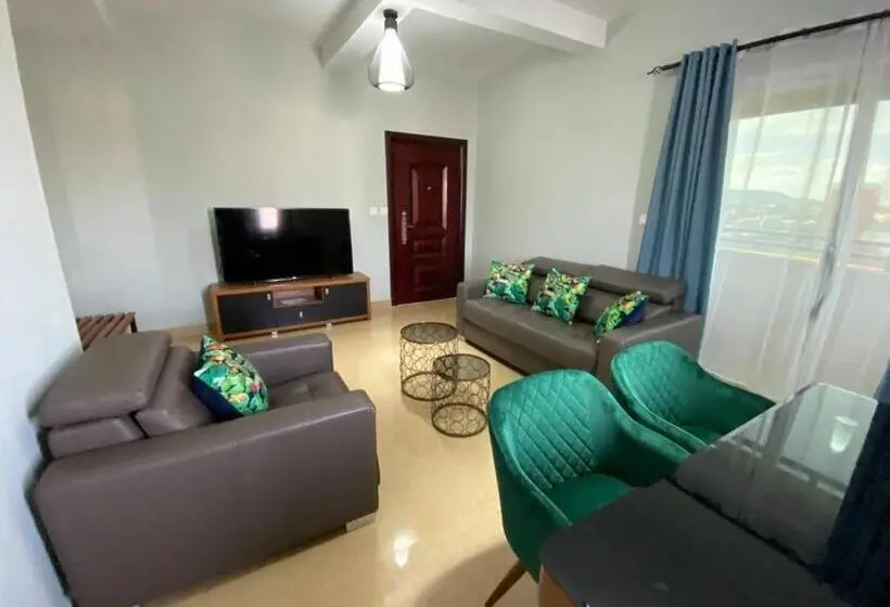 سوییت خانوادگی, Human Hotel Ivato