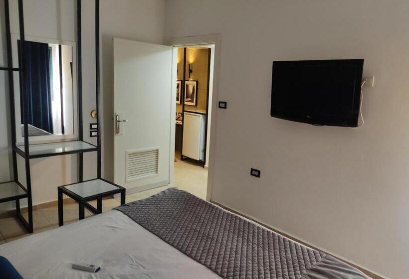 خانه یا کلبه ی ییلاقی با نمای استخر, Jericho Resort Village