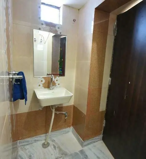 エコノミールーム, L G Guest House