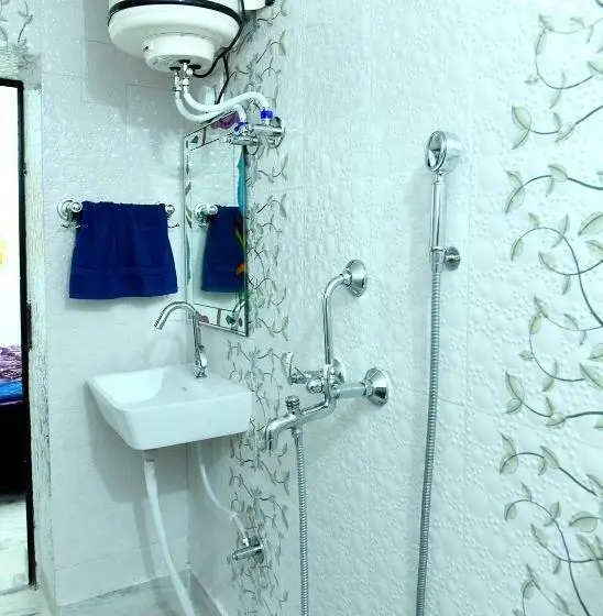 エコノミールーム, L G Guest House
