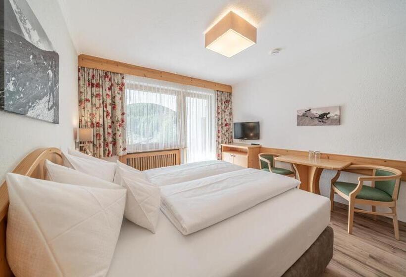 اتاق استاندارد با بالکن, Pension Bergfrieden