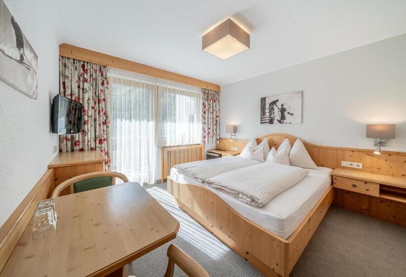 اتاق استاندارد با بالکن, Pension Bergfrieden