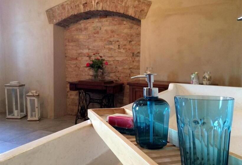 Номер Стандарт Вид на Сад, B&b Antica Cascina