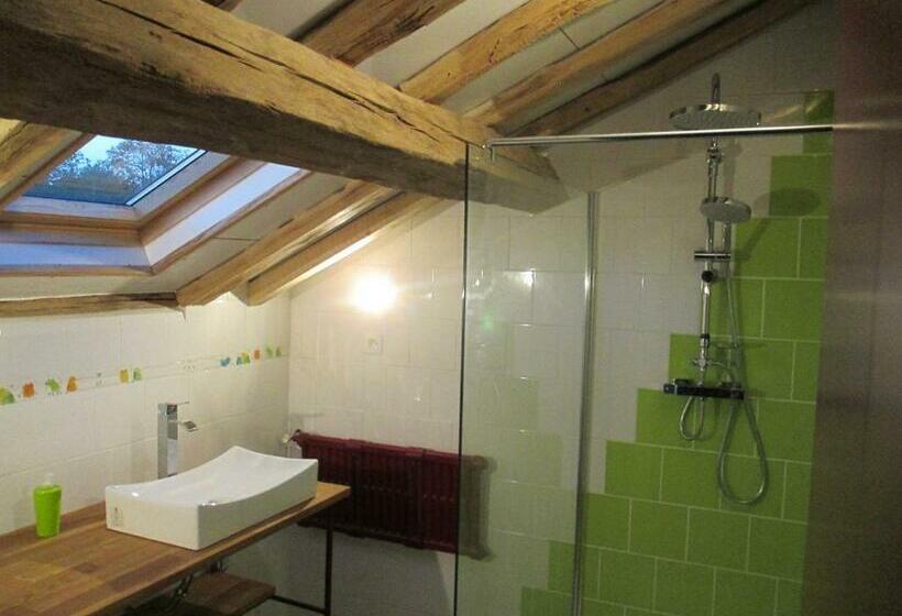 غرفة عائلية مطلّة علي الحديقة, Ferme De Bellevue