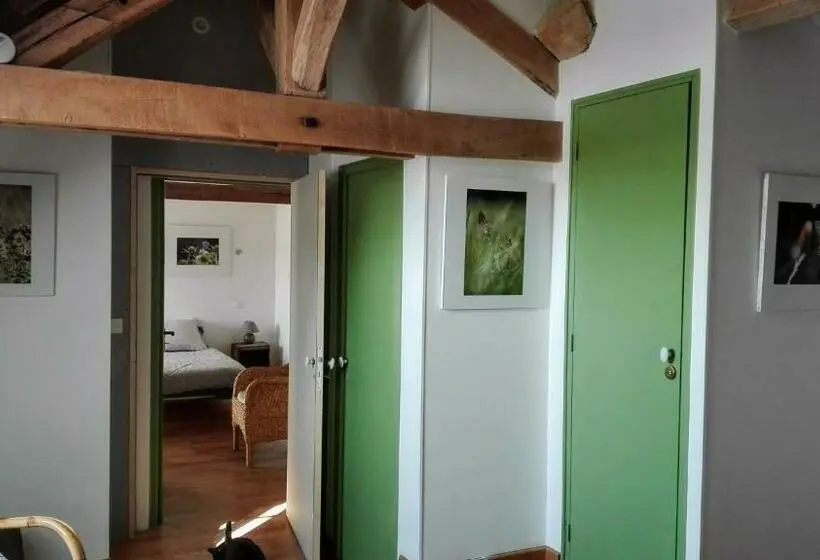 トリプルクラシックルーム, Ferme De Bellevue