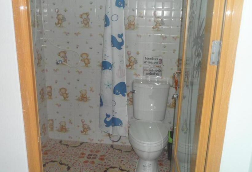 Четырехместный Номер Стандарт, บุญจินดา รีสอร์ท