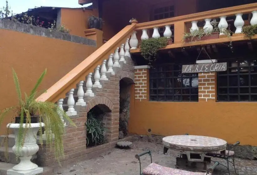 スイート, Hacienda La Alegria