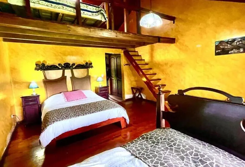ファミリールーム, Hacienda La Alegria