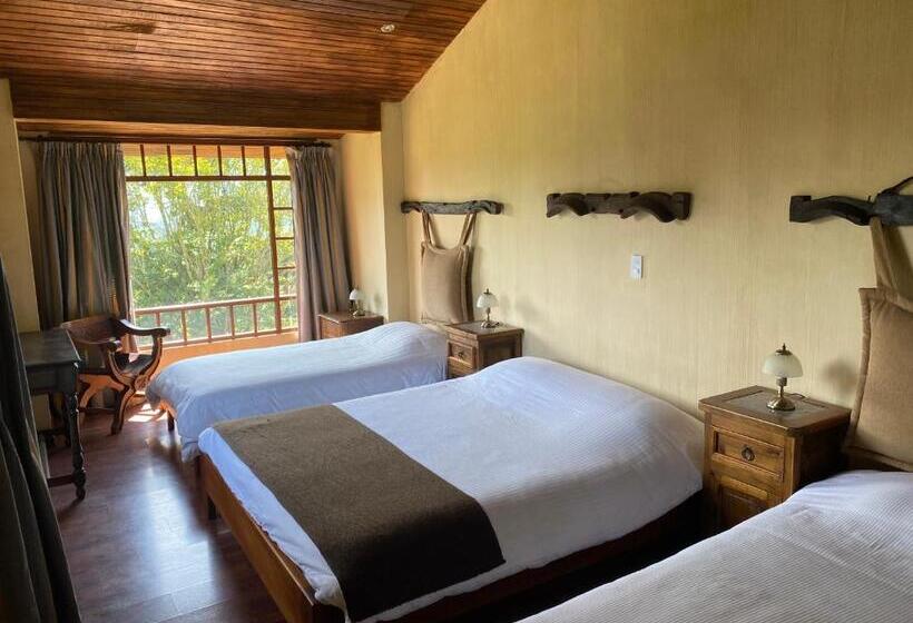 غرفة عائلية مطلّة علي الجبل, Hacienda La Alegria