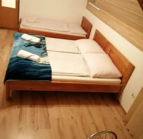 バルコニー付きスタンダードトリプルルーム, Guest House Kovalik