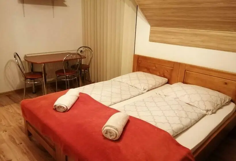 バルコニー付きスタンダードトリプルルーム, Guest House Kovalik