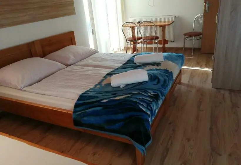 バルコニー付きスタンダードトリプルルーム, Guest House Kovalik