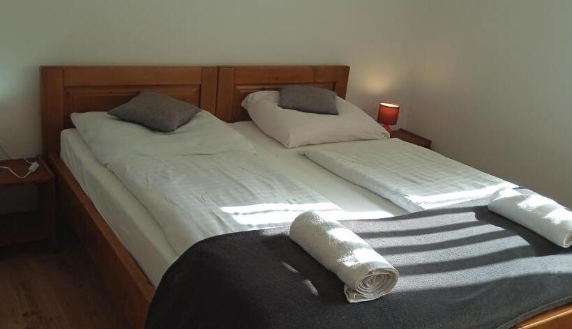 스탠다드 트리플 룸, Guest House Kovalik