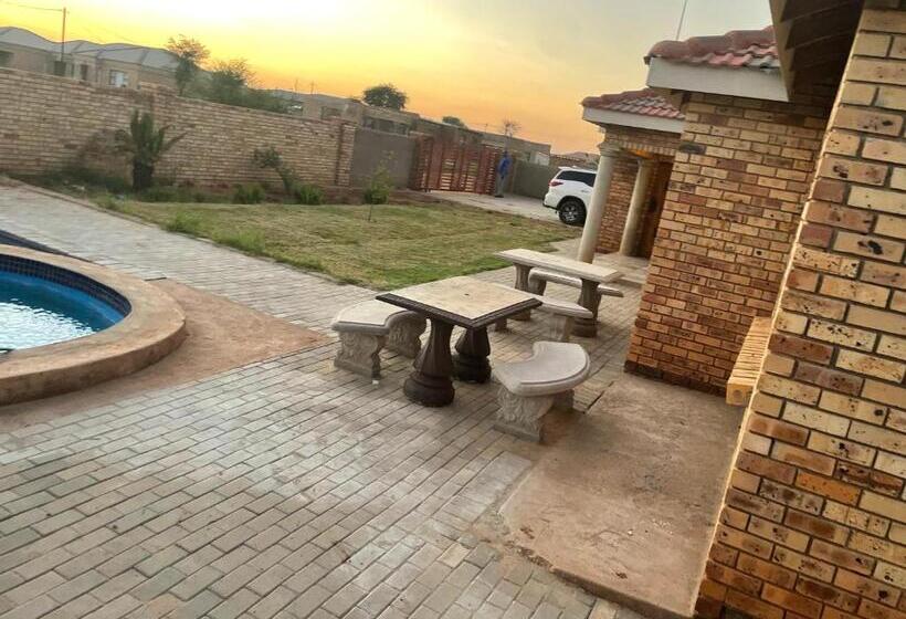 豪华房间, Sapzres At Taung