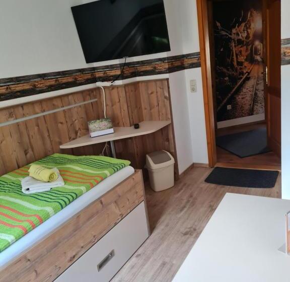 スタンダードシングルルーム, Pension Und Gaststätte Zur Knappenschänke