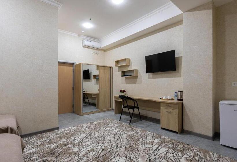 اتاق کلاسیک سه تخته, Reikartz Abis Tashkent