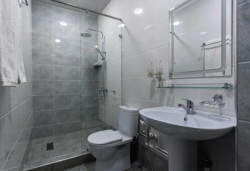 اتاق کلاسیک سه تخته, Reikartz Abis Tashkent