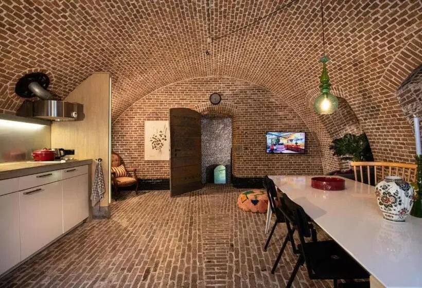 テラス付き１ベッドルームアパートメント, Fort Vurig