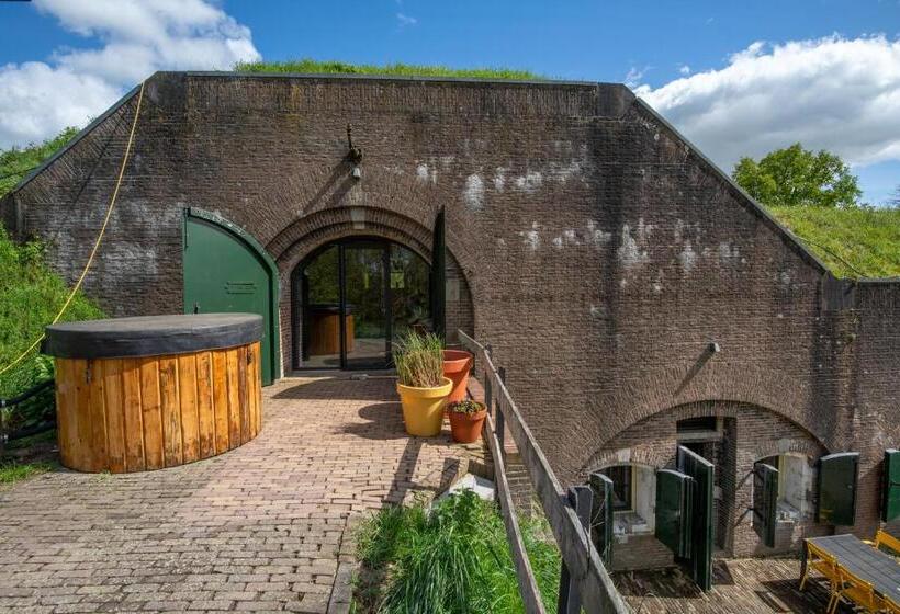 テラス付スイート, Fort Vurig