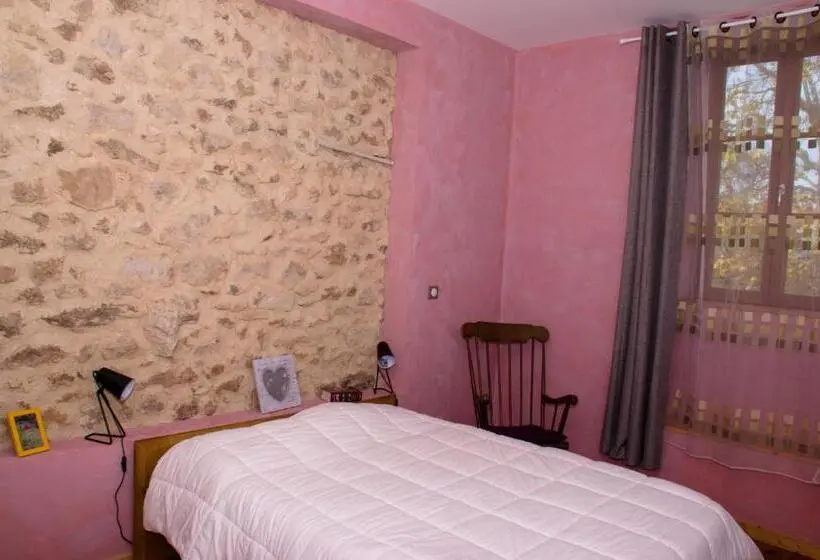 ファミリールーム, Le Clos De Ceintres