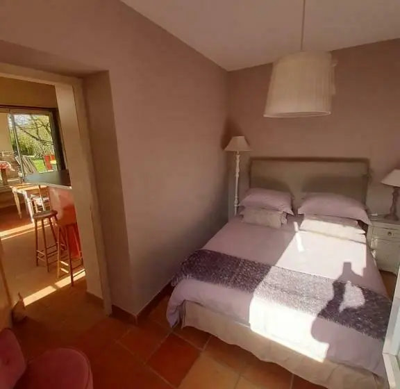 Talo 1 Makuuhuone, Le Logis Saint Victor
