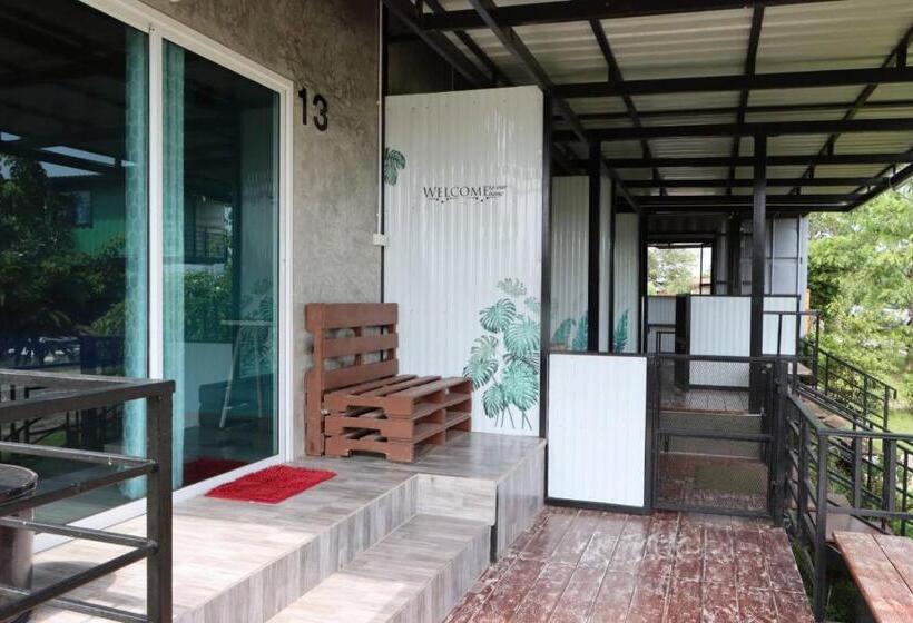 Номер Deluxe, Smile Box Coffee & Resort