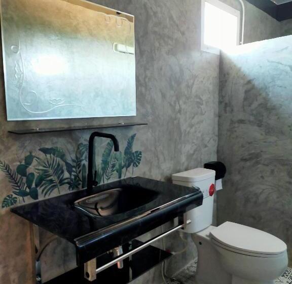 Четырехместный Номер Deluxe, Smile Box Coffee & Resort