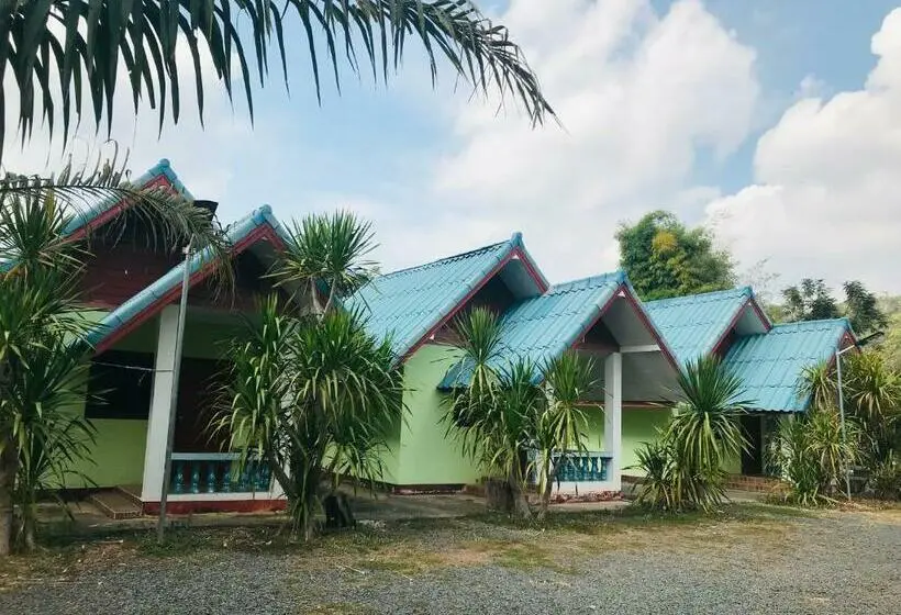 スタンダードバンガロー, บ้านภูเคียงน้ำรีสอร์ท ที่พักใกล้วัดเรืองแสง