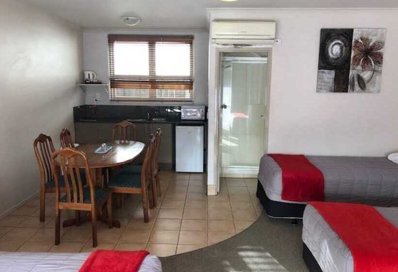 家庭工作室, Absolute Lakeview Motel