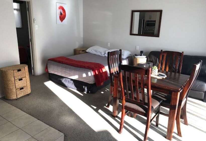 套房, Absolute Lakeview Motel