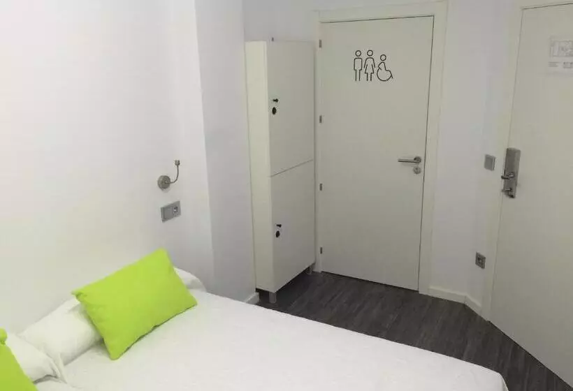 اتاق استاندارد, Chameleon Youth Hostel Alicante