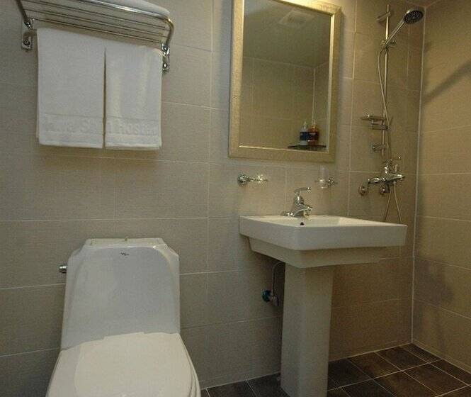 스탠다드 트리플 룸, Dongdaemun Hwashin Hostel