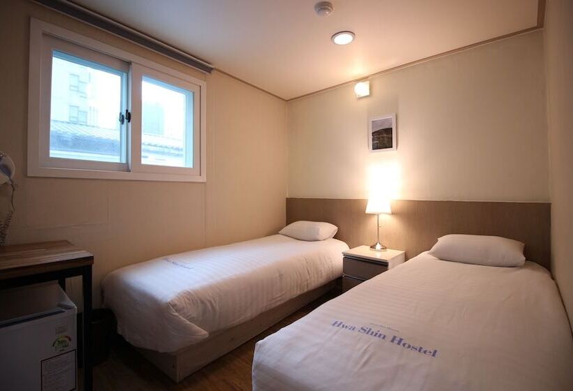 Cameră Standard, Dongdaemun Hwashin Hostel