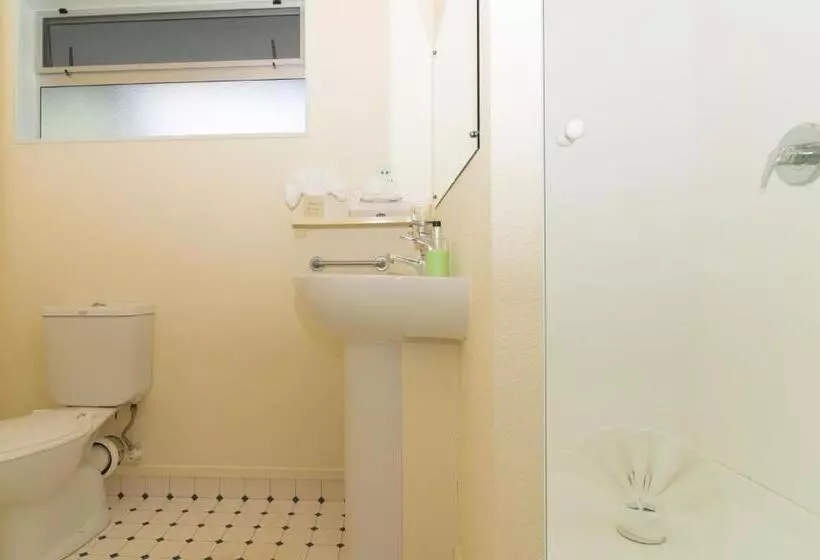 デラックススタジオ, Edelweiss Motel