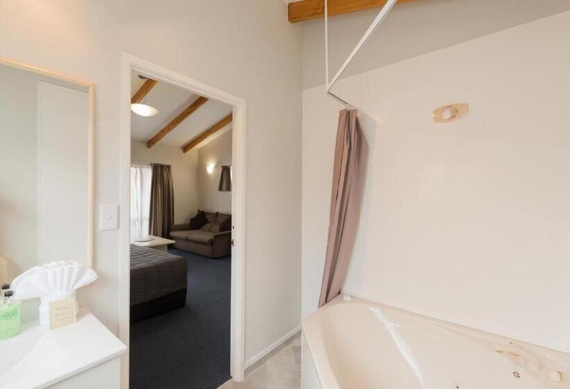 إستوديو قياسى, Edelweiss Motel