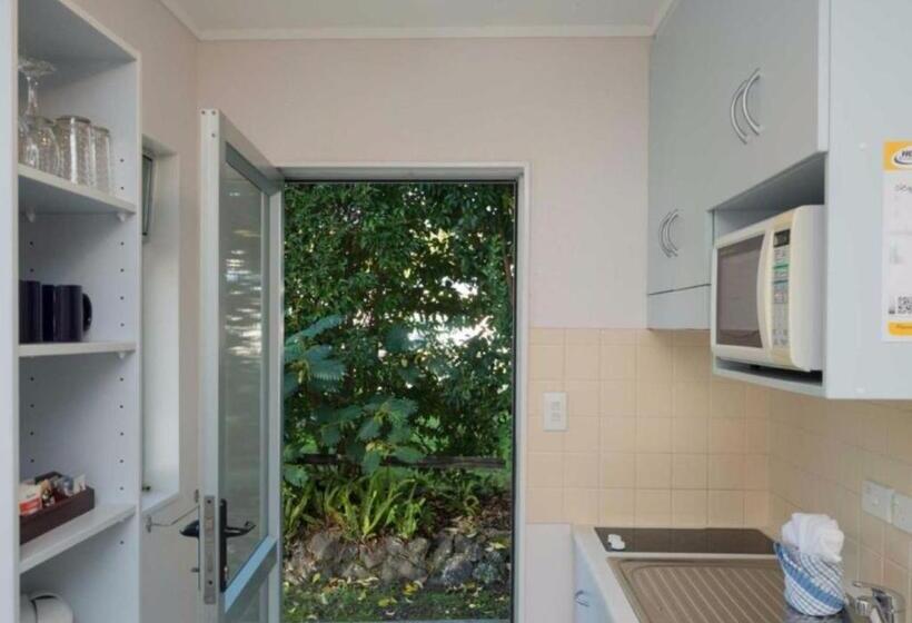 شقة غرفتين, Edelweiss Motel