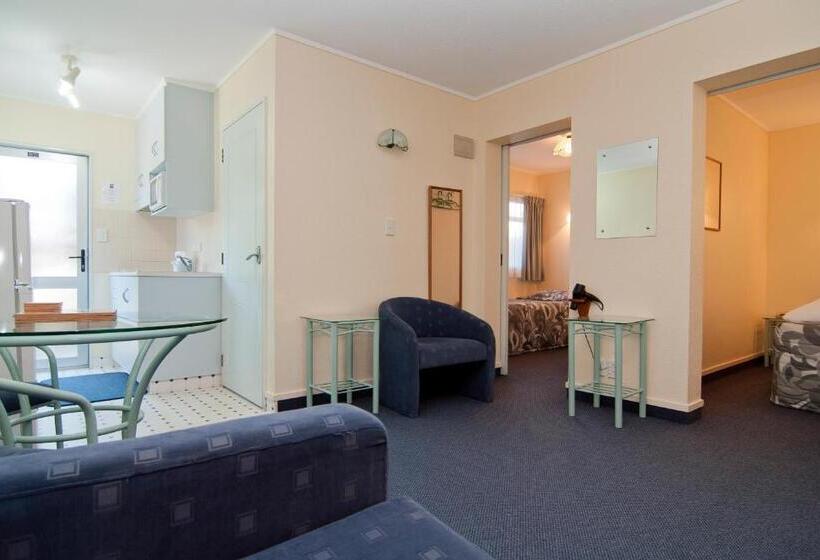 شقة غرفتين, Edelweiss Motel