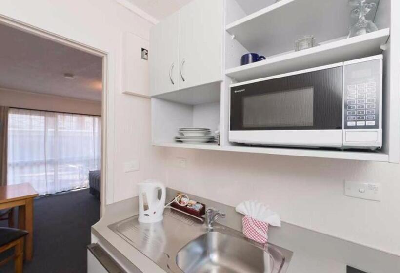 إستوديو ديلوكس, Edelweiss Motel