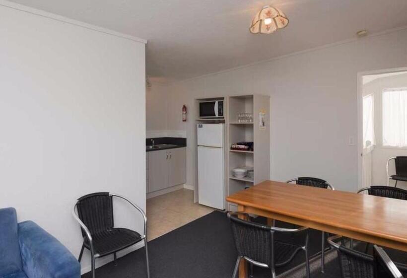 Апартаменты 2 Спальни, Edelweiss Motel