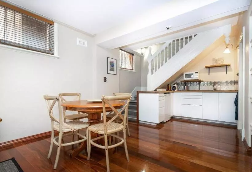 Suite Queen Bed, Fremantle Bed & Breakfast