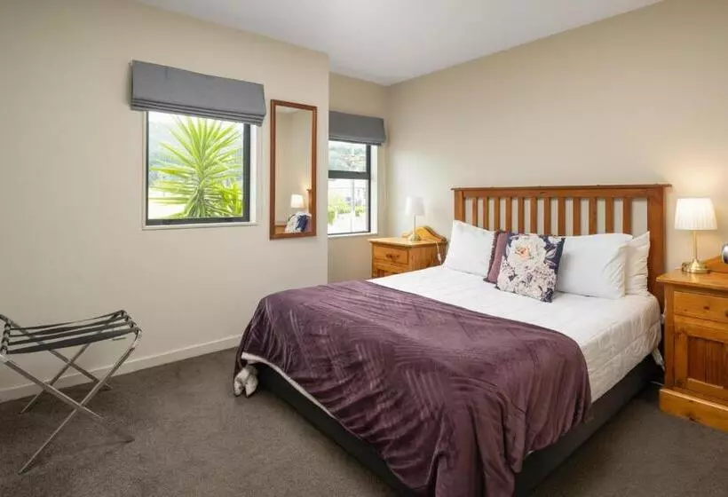 2 Bedroom Family Apartment Sea View, Harbour View Motel