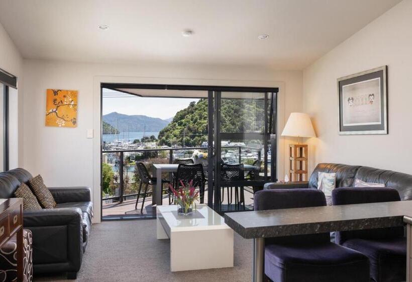 2 Bedroom Family Apartment Sea View, Harbour View Motel