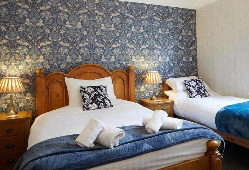 اتاق خانوادگی, Ashburton House  B&b