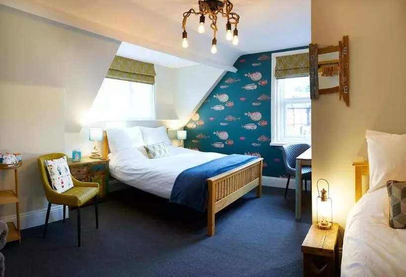 Perhehuone, Ashburton House B&b