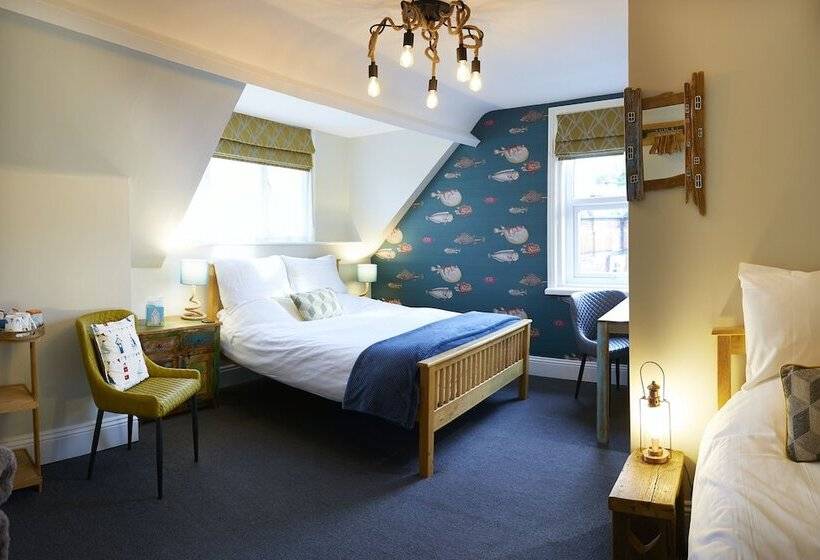 اتاق خانوادگی, Ashburton House  B&b